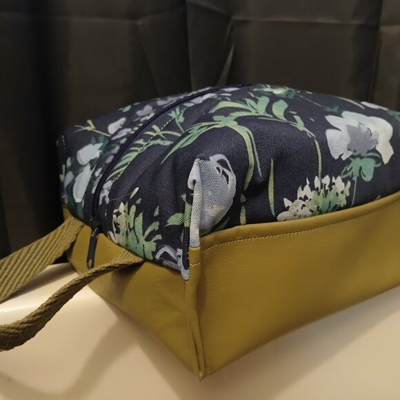 New Zippy Cosmetics Toiletries Travel Bags X-large Faux Leather & Fabric western - Picture 2 of 16